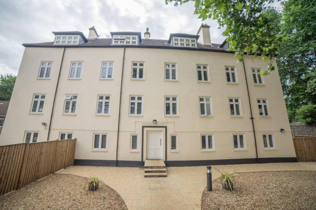 Champion Court Two Bedroom Flat Bristol Exteriör bild